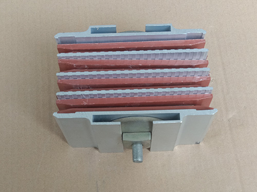 Busbar connector